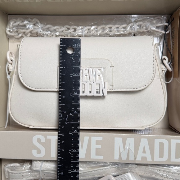 Steve Madden Gift Set bag with Charm and 2 straps - Picture 7 of 7